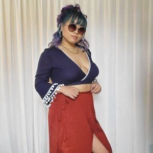 Blue bell sleeved crop top